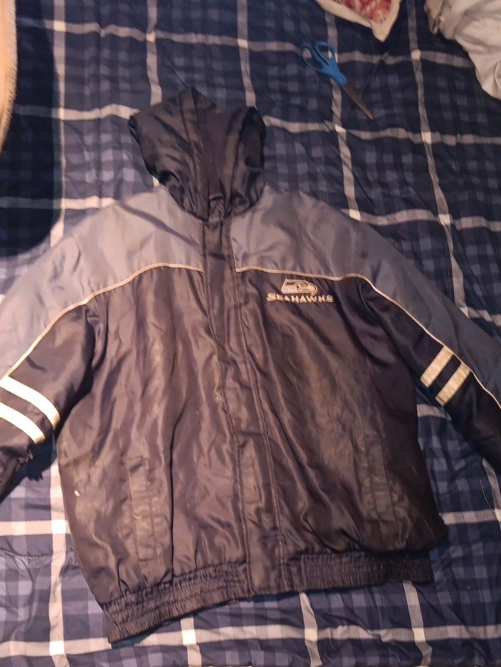 Seattle Seahawks Kids Hooded Puffer Jacket in Navy and Gray